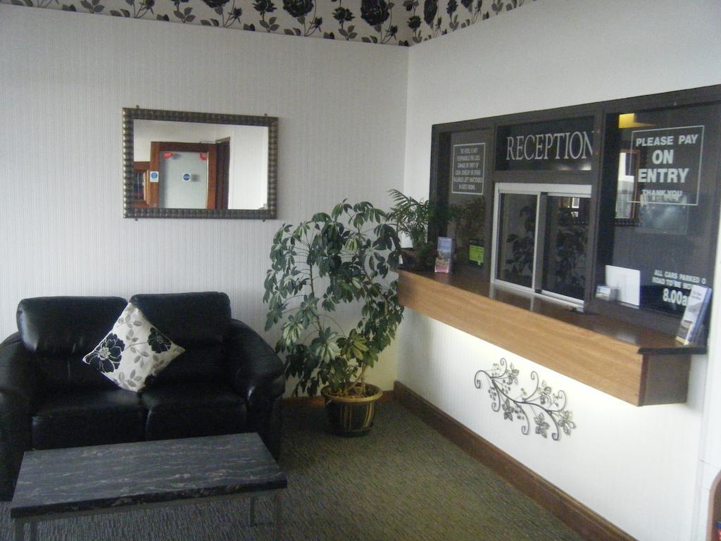 Tudor Court Hotel Swansea Ngoại thất bức ảnh