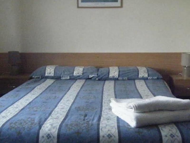 Tudor Court Hotel Swansea Ngoại thất bức ảnh